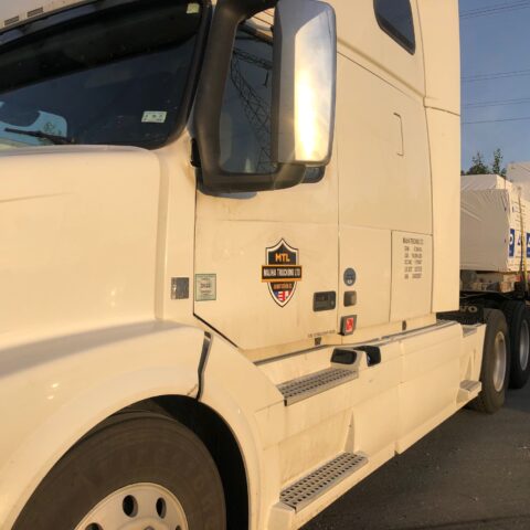 Flatbed trucking company in Surrey BC